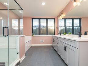 4523 Riverside Way, Philadelphia PA 19127