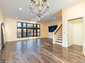 4523 Riverside Way, Philadelphia PA 19127