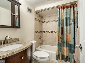 11118 Valley Forge Cir 1118, King Of Prussia PA 19406