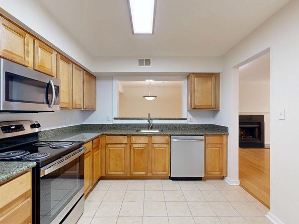 3179 Summit Square Drive 2C4, Oakton VA 22124