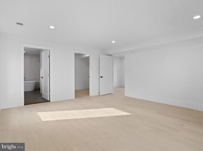 818 N Edgewood Street, Arlington VA 22201