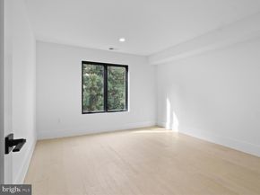818 N Edgewood Street, Arlington VA 22201