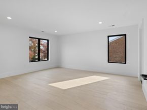818 N Edgewood Street, Arlington VA 22201