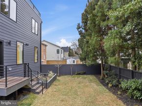 818 N Edgewood Street, Arlington VA 22201