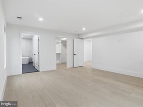 818 N Edgewood Street, Arlington VA 22201