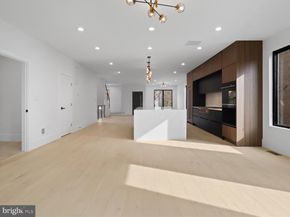 818 N Edgewood Street, Arlington VA 22201