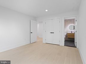 818 N Edgewood Street, Arlington VA 22201