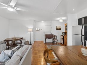 1320 N Fort Myer Drive N 824, Arlington VA 22209