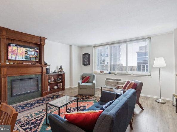 1901 John F Kennedy Boulevard 2816, Philadelphia PA 19103