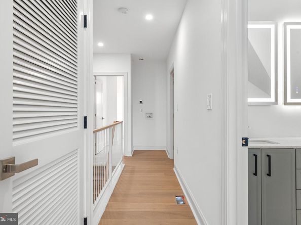 240 W Earlham Terrace, Philadelphia PA 19144