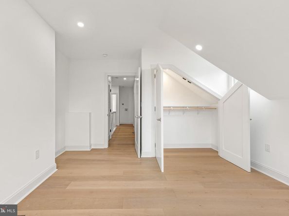 240 W Earlham Terrace, Philadelphia PA 19144