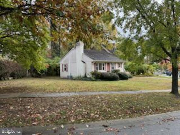 8917 Seneca Lane, Bethesda MD 20817