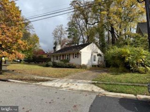 8917 Seneca Lane, Bethesda MD 20817