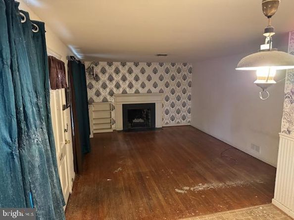 8917 Seneca Lane, Bethesda MD 20817