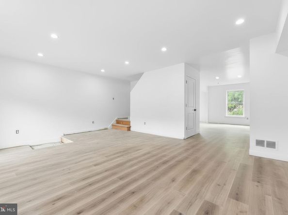 7713 Jason Place, Philadelphia PA 19153