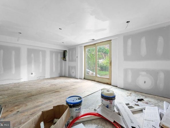 7713 Jason Place, Philadelphia PA 19153