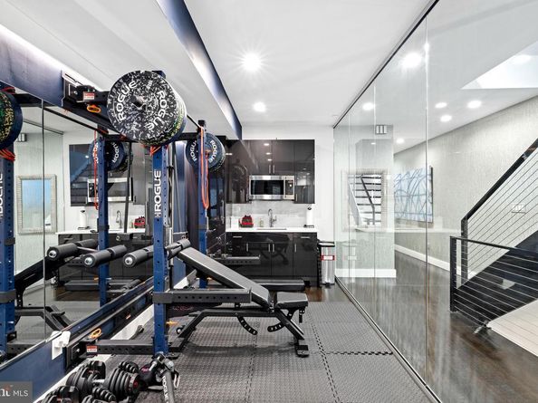 722 N 3rd Street, Philadelphia PA 19123