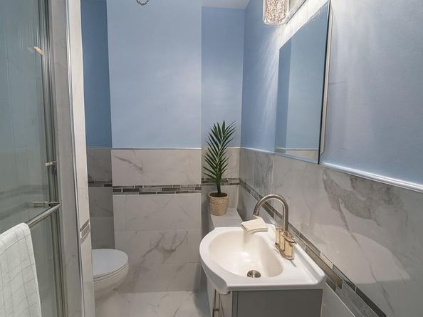 5650 N Lawrence Street, Philadelphia PA 19120