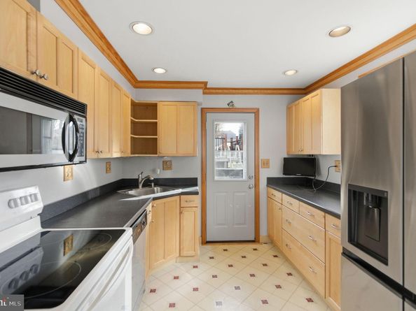 423 Harding, Feasterville Trevose PA 19053