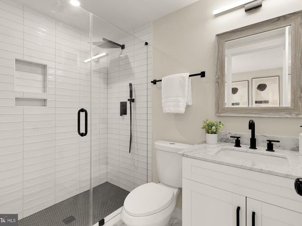 2606 41st Street NW 6, Washington DC 20007