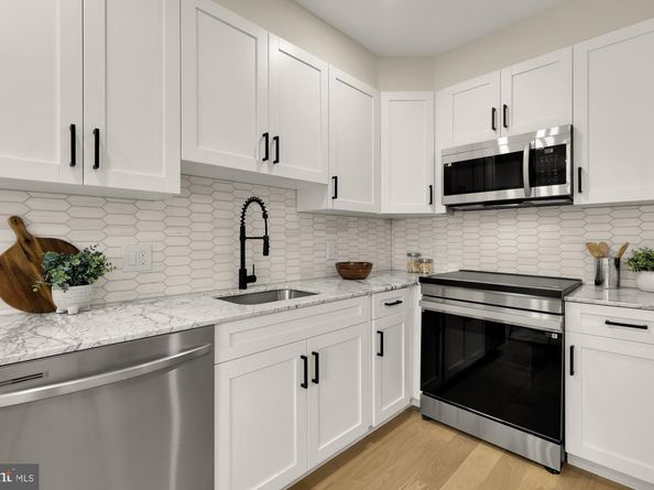 2606 41st Street NW 6, Washington DC 20007