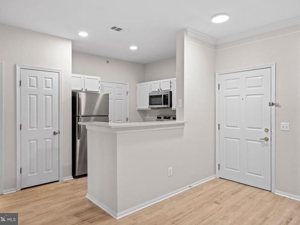 1570 Spring Gate Drive 7406, Mclean VA 22102