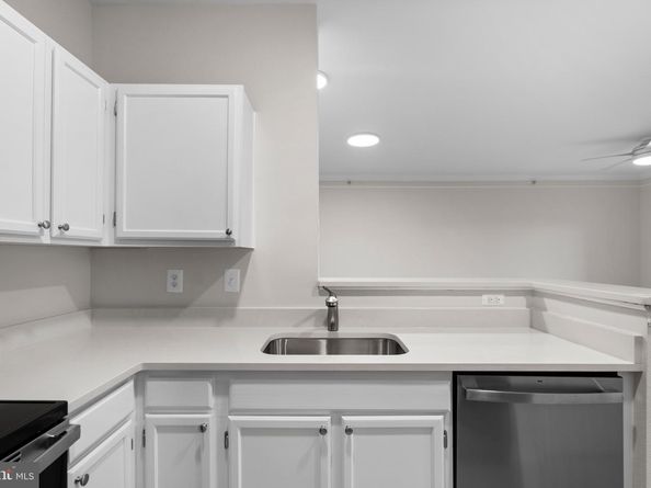 1570 Spring Gate Drive 7406, Mclean VA 22102