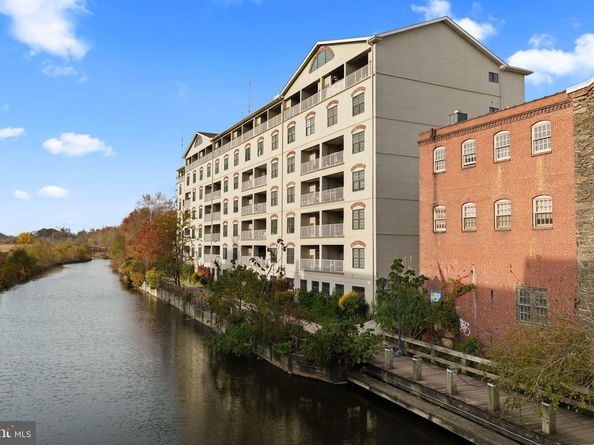 2 Leverington 24, Philadelphia PA 19127