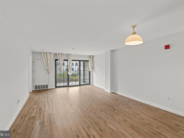 2 Leverington 24, Philadelphia PA 19127