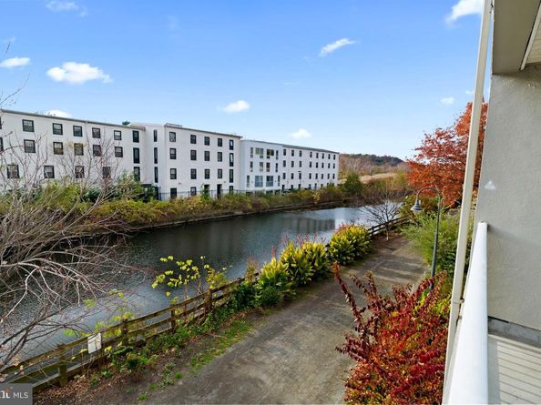 2 Leverington 24, Philadelphia PA 19127