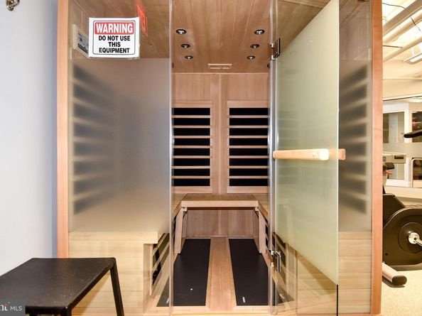 1250 S Washington Street 816, Alexandria VA 22314