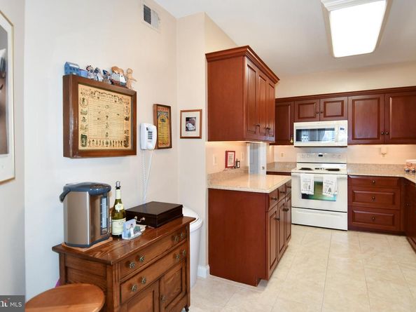 1250 S Washington Street 816, Alexandria VA 22314