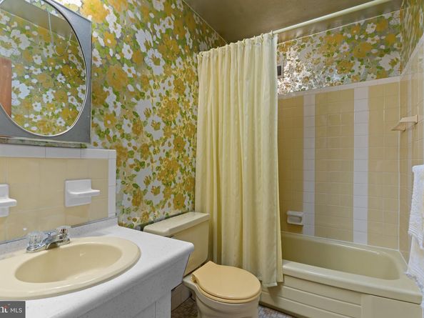 1108 Surrey Road, Philadelphia PA 19115