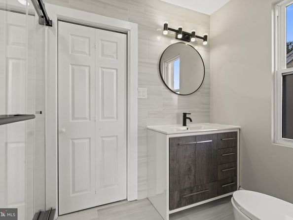 911 E Rittenhouse Street, Philadelphia PA 19138