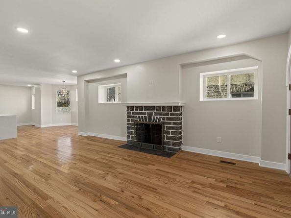 911 E Rittenhouse Street, Philadelphia PA 19138