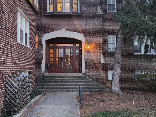 222 Farragut Street NW 105, Washington DC 20011