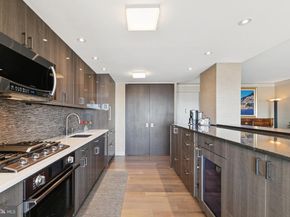 1326 Spruce Street 30023004, Philadelphia PA 19107