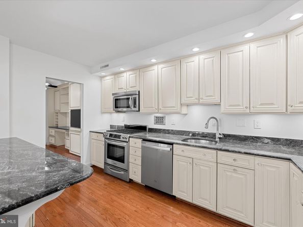 5500 Friendship Boulevard 2114N, Chevy Chase MD 20815