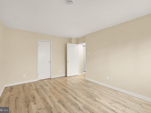 2911 Charing Cross Road 16, Falls Church VA 22042