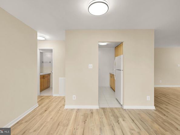 2911 Charing Cross Road 16, Falls Church VA 22042