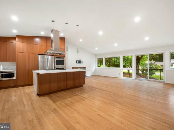 7614 Hamilton Spring Road, Bethesda MD 20817