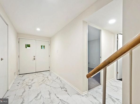 7614 Hamilton Spring Road, Bethesda MD 20817