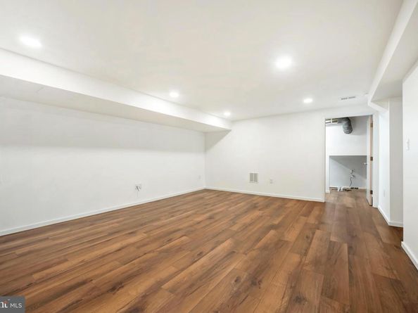 7614 Hamilton Spring Road, Bethesda MD 20817