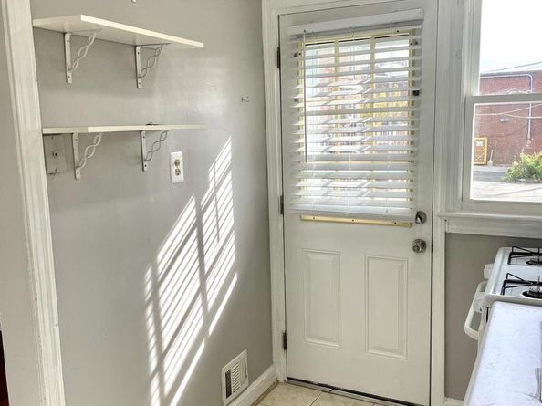 565 E Nelson Avenue, Alexandria VA 22301