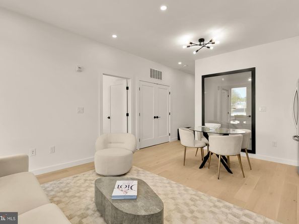 30 Kennedy Street NW 13, Washington DC 20011