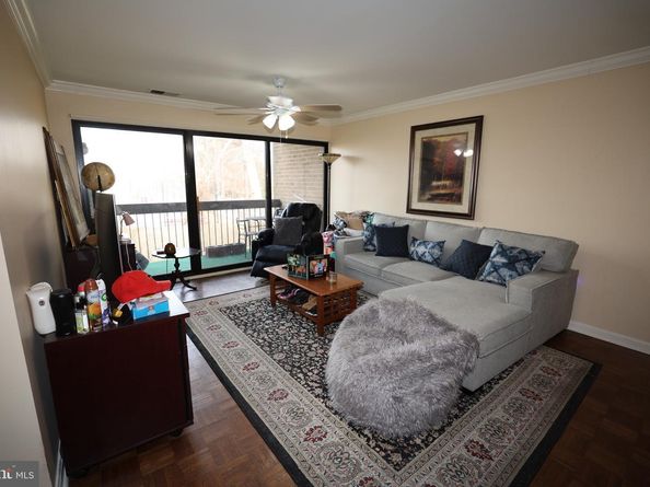 545 Florida Avenue 102, Herndon VA 20170