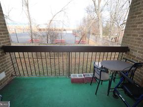 545 Florida Avenue 102, Herndon VA 20170