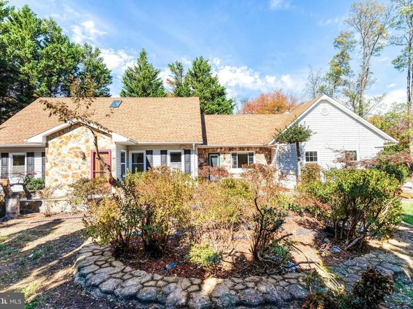 9720 Five Oaks Road, Fairfax VA 22031