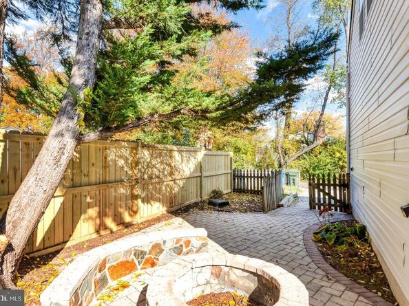 9720 Five Oaks Road, Fairfax VA 22031