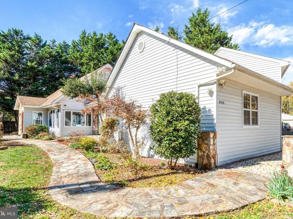 9720 Five Oaks Road, Fairfax VA 22031